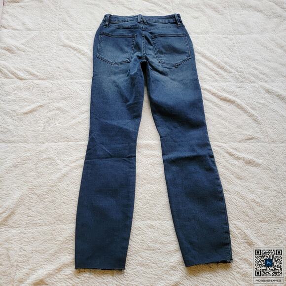 Good American Curvy High Rise Skinny Leg Jeans - Picture 3 of 5